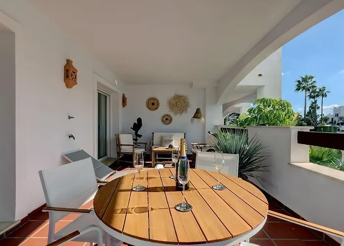 Stylish Apartment In Aloha Royal